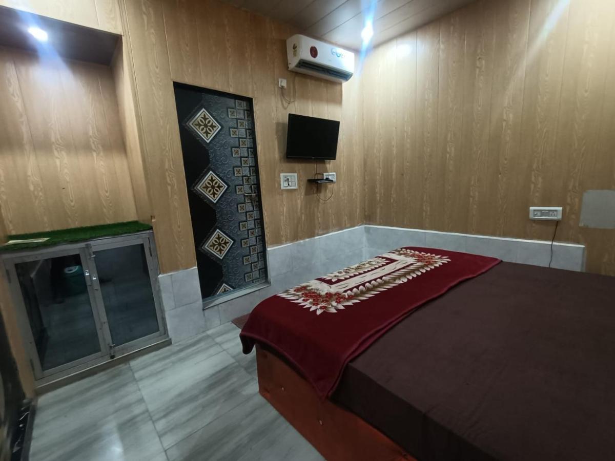 Yamnotri Dham Hotel Vrindāvan Exterior foto
